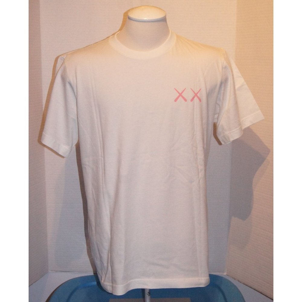 Uniqlo x KAWS T-Shirt - Picture 3 of 12